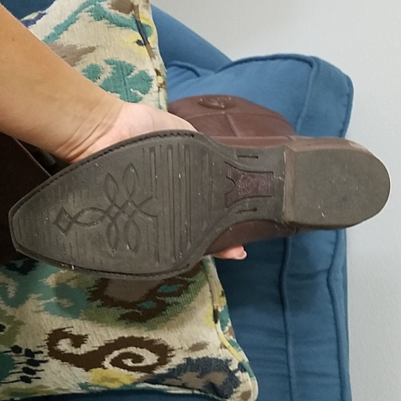 Ariat boots - Picture 2 of 7